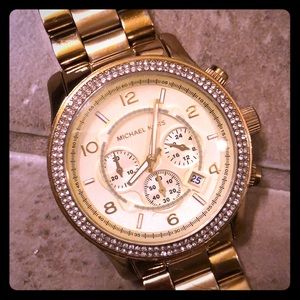 ⬇️PRICE DROP⬇️Michael Kors oversized gold watch